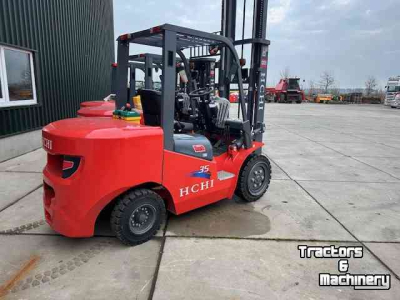 Gabelstapler  hchi   3500kg  2 stuks voorraad