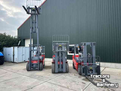 Gabelstapler  hchi   3500kg  2 stuks voorraad