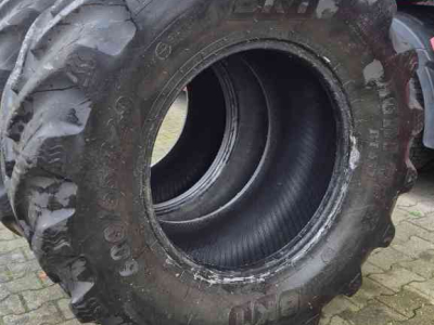 Räder, Reifen, Felgen & Distanzringe BKT 600/65R28 Agrimax RT657 25mm