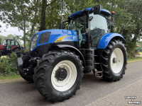 Schlepper / Traktor New Holland T6090 PC