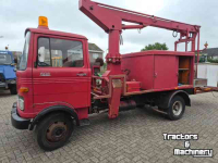 LKW Lastkraftwagen Mercedes Benz LP 608 met hoogwerker.