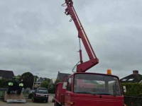 LKW Lastkraftwagen Mercedes Benz LP 608 met hoogwerker.