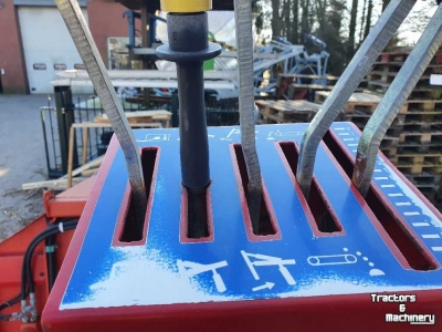 Selbstladender Futterverteilwagen Mullos Trioliet UKW  -3500