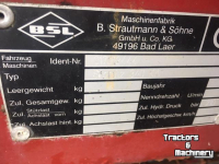 Selbstladender Futterverteilwagen  Strautmann Siloblitz 340 KA Kuiluithaalwagen