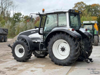 Schlepper / Traktor Valtra T140