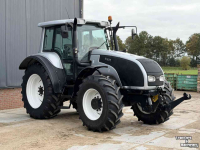 Schlepper / Traktor Valtra T140