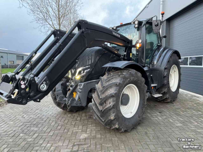 Schlepper / Traktor Valtra T175e Active