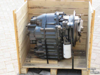 Baggerlader New Holland PowerShift Transmission voor L115 LB115B LB 110 LB90 CNH parts nr:84136448B