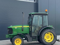 Schlepper / Traktor John Deere 5615v