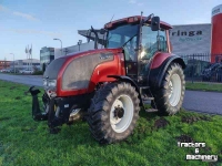Schlepper / Traktoren Valtra M130