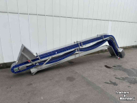 Förderband  Franz Nahrungsmittelmaschinen elevator  Stijle opvoerband met schakelband  30 cm breed