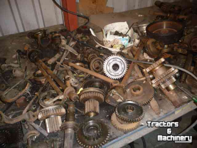 Gebrauchte Teile für Traktoren Deutz 4006/4506/5006/5206/5506/6206