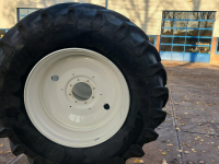 Räder, Reifen, Felgen & Distanzringe Trelleborg  BANDEN 650/65R38[2]