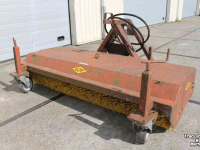 Kehrmaschine Hekamp VM205 hydraulische veegmachine rolbezem met aangebouwde rubberschuif