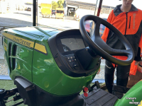Obsttraktor John Deere 3038E