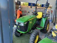 Obsttraktor John Deere 3038E