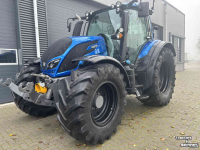 Schlepper / Traktor Valtra N174 Versu