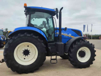 Schlepper / Traktor New Holland T7.245 PC Sidewinder INT4