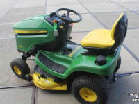 Aufsitzrasenmäher John Deere X350 zitmaaier maaitrekker mulching grasmaaier