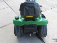 Aufsitzrasenmäher John Deere X350 zitmaaier maaitrekker mulching grasmaaier