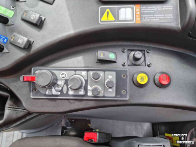 Schlepper / Traktor  Armatrac 954 CRD4 series