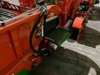 Zwiebelroder Holaras Uienloofmaaier Type UM 210-F 2408-3111 en Uienrooier type Type UR 205-DB 2408-3112