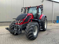 Schlepper / Traktor Valtra Q225, NIEUW!  Super scherp!