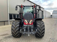 Schlepper / Traktor Valtra Q225, NIEUW!  Super scherp!