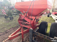 Düngerstreuer Rauch Kuhn MDS 921 op troley