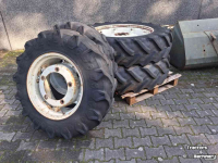 Räder, Reifen, Felgen & Distanzringe Pirelli 13.6-R24 en 14.9/R38