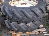 Räder, Reifen, Felgen & Distanzringe Pirelli 13.6-R24 en 14.9/R38