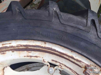 Räder, Reifen, Felgen & Distanzringe Pirelli 13.6-R24 en 14.9/R38