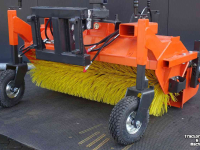 Kehrmaschine Hofstede Veegmachine Model TOP-MT Borstel 60cm voor mini loader verreiker shovel heftruck