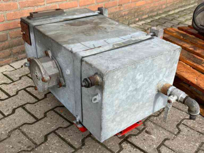 Diverse Gebrauchte Teile  Olietanks diversen