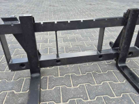 Frontlader  Palletvork vorkenbord lepelbord met euro aansluiting Balenprikker.