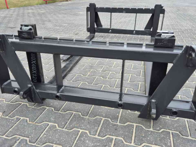 Frontlader  Palletvork vorkenbord lepelbord met euro aansluiting Balenprikker.
