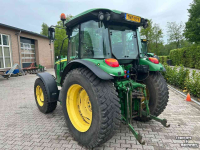 Schlepper / Traktor John Deere 5085M