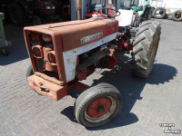 Obsttraktor International 423