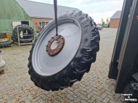 Räder, Reifen, Felgen & Distanzringe BKT 230/95R32 & 270/95R48