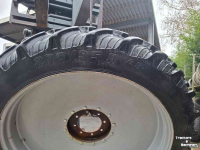 Räder, Reifen, Felgen & Distanzringe BKT 230/95R32 & 270/95R48