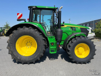 Schlepper / Traktor John Deere 6M 155