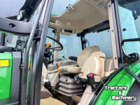 Schlepper / Traktor John Deere 5100m