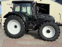 Schlepper / Traktor Valtra N122