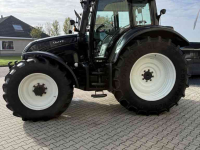 Schlepper / Traktor Valtra N122