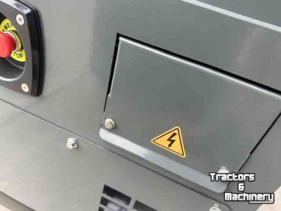 Stromaggregate  kawakenki  25 kva