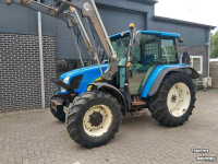 Schlepper / Traktor New Holland T5050 met voorlader