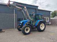 Schlepper / Traktor New Holland T5050 met voorlader
