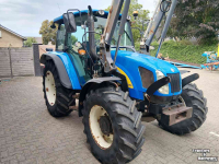Schlepper / Traktor New Holland T5050 met voorlader