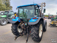 Schlepper / Traktor New Holland T5050 met voorlader