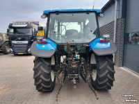 Schlepper / Traktor New Holland T5050 met voorlader